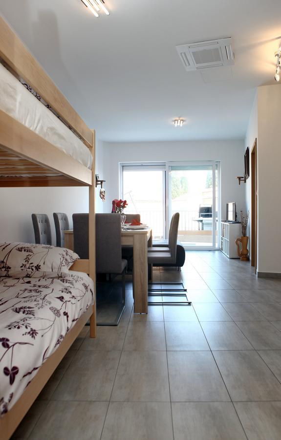 Charming San Simon Beach Apartment Jn Izola Exterior foto